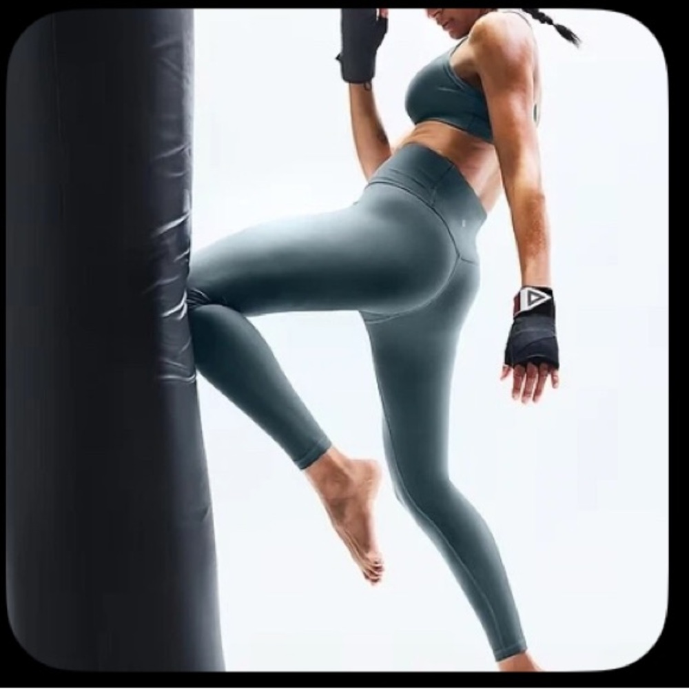 ATHLETA Ultra High Rise Elation 7/8 Legging M Medium | Eden tight #599750 NWT